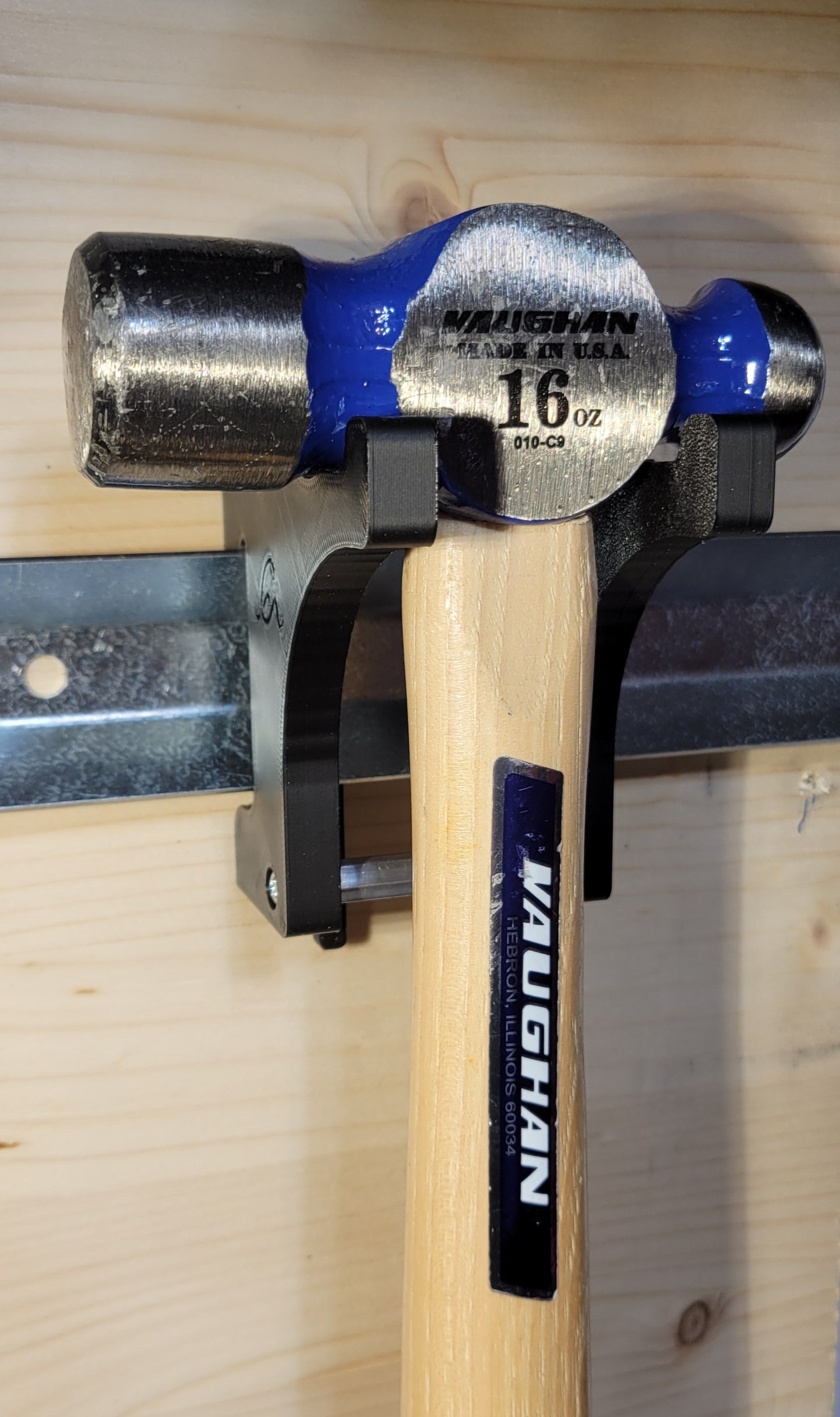 Hammer Holder